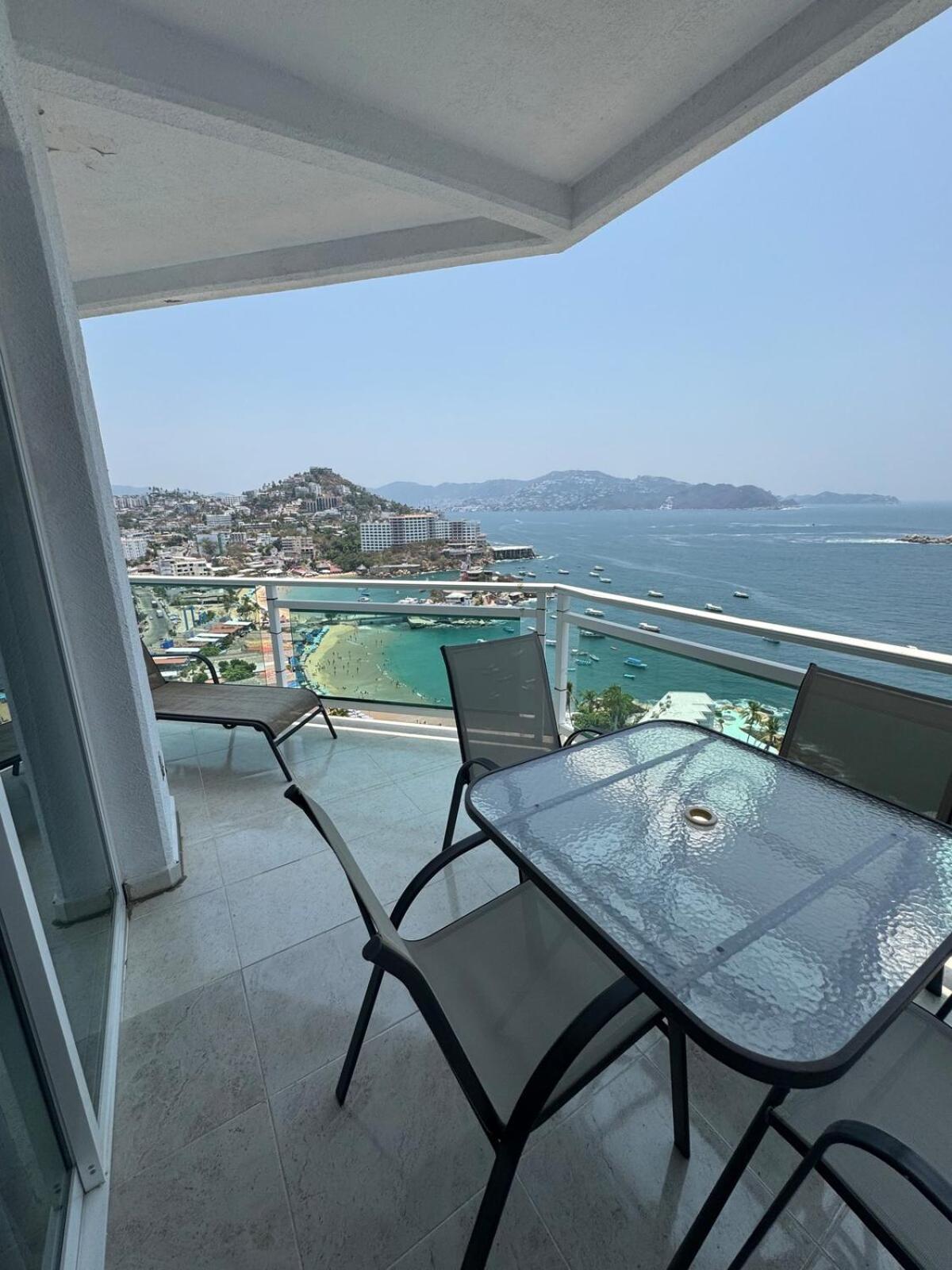 Appartement With Sea And Island Views