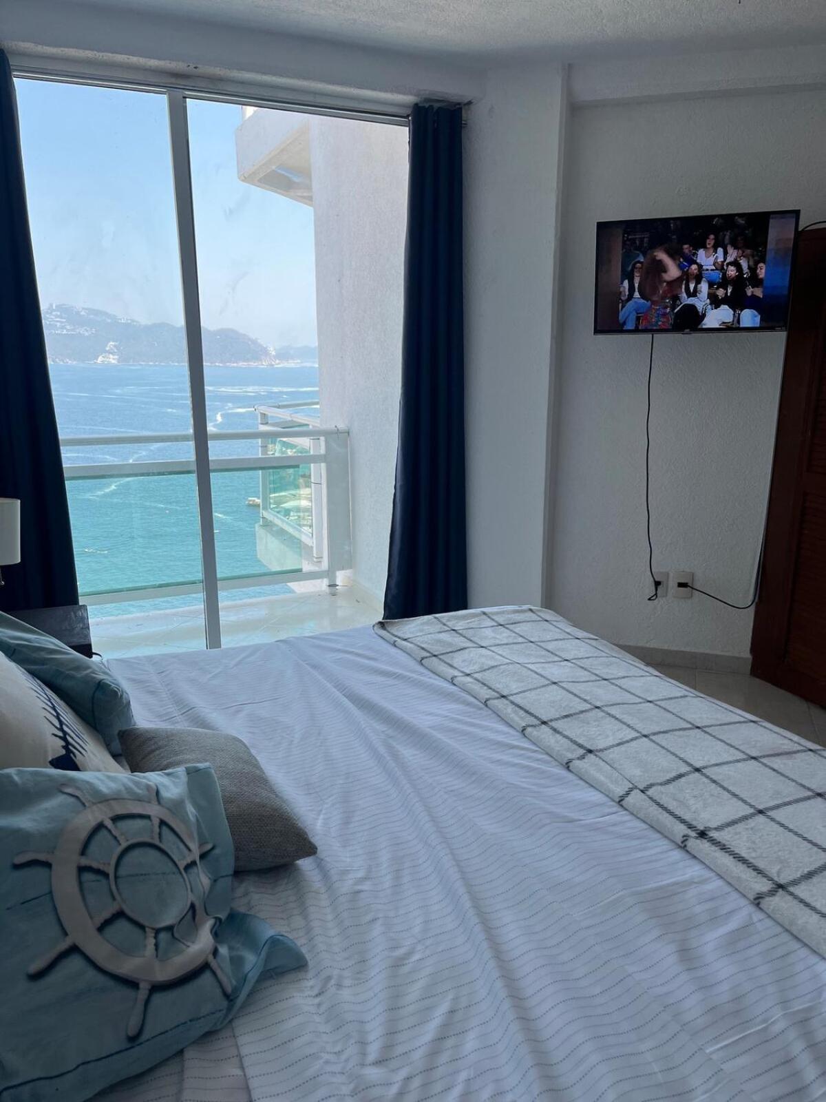With Sea And Island Views Apartament *